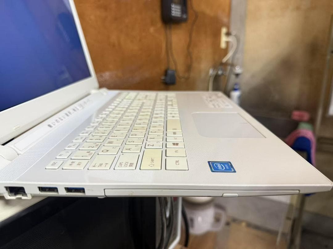 【中古】 東芝15.6 型 ノートパソコン ホワイト PT45VWP-SJA