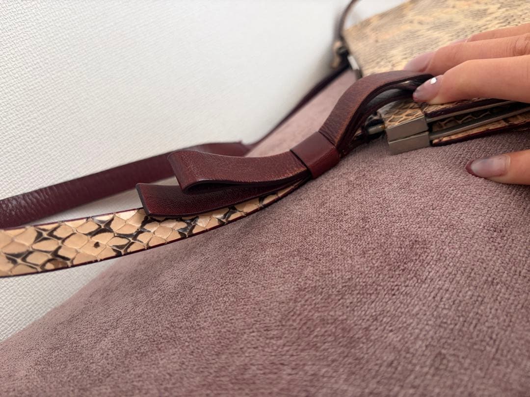 MIUMIU ヘビ革ショルダーバッグ