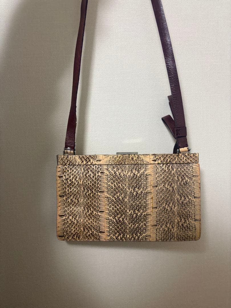 MIUMIU ヘビ革ショルダーバッグ