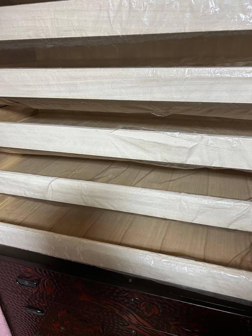 鎌倉彫　佐藤恵仙作　高級桐和箪笥4段引き出し 彫刻花模様