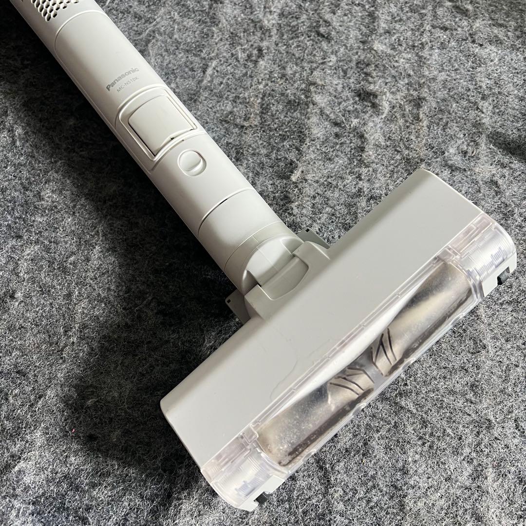 E57激安早い者勝ち✨　Panasonic コードレスクリーナー 掃除機　新生活