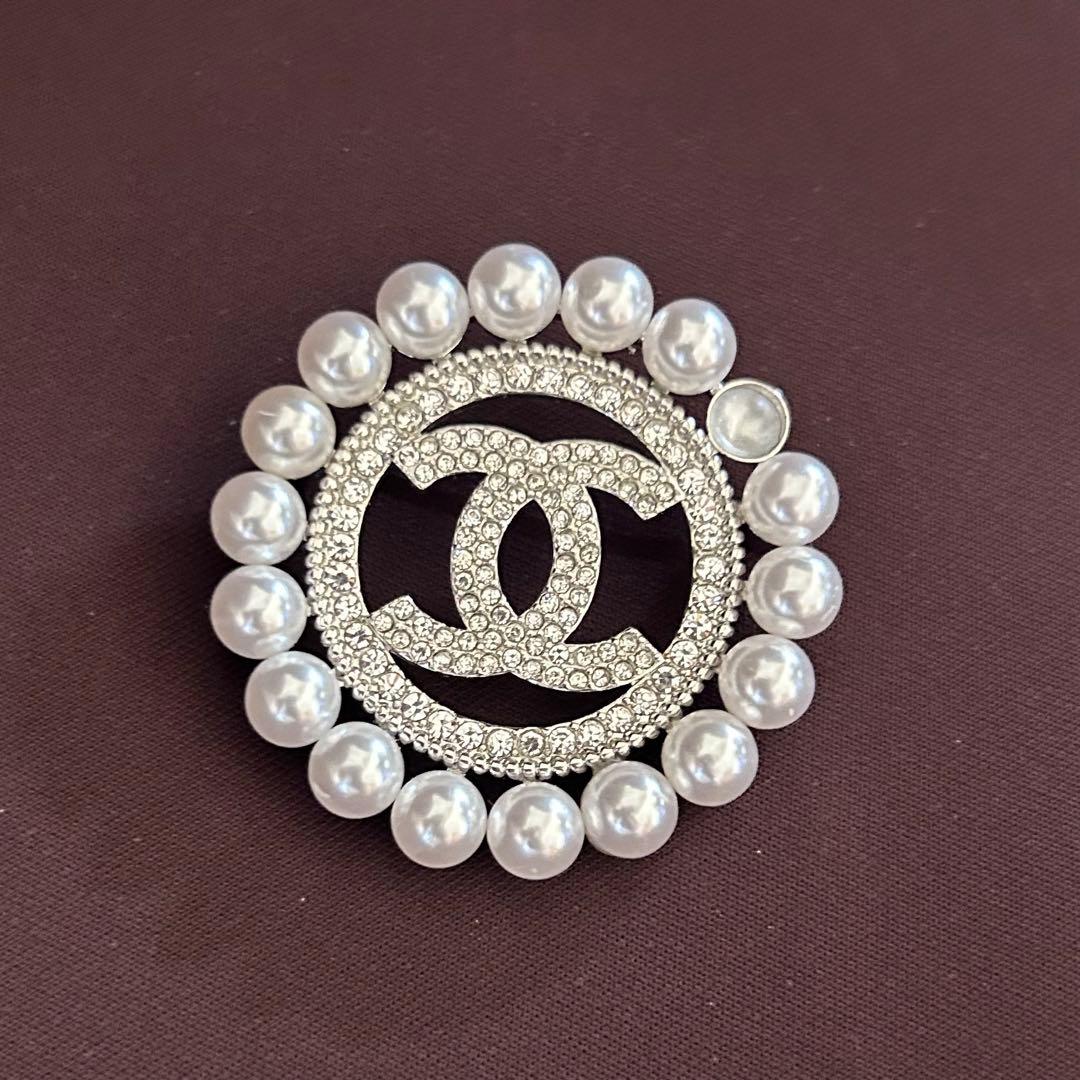 CHANEL ブローチ CCロゴ パール　約5cm