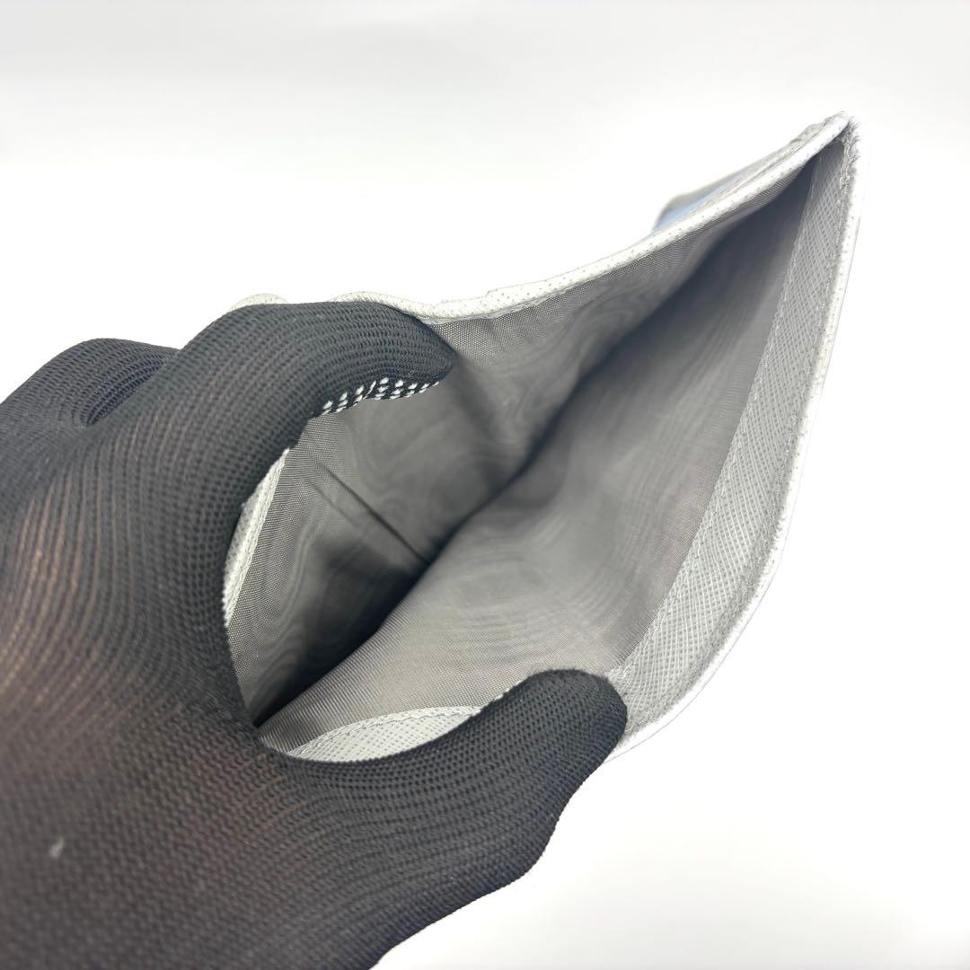 ✨現行モデル✨PRADA 二つ折り　財布　サフィアーノ　メタルロゴ　ICタグ