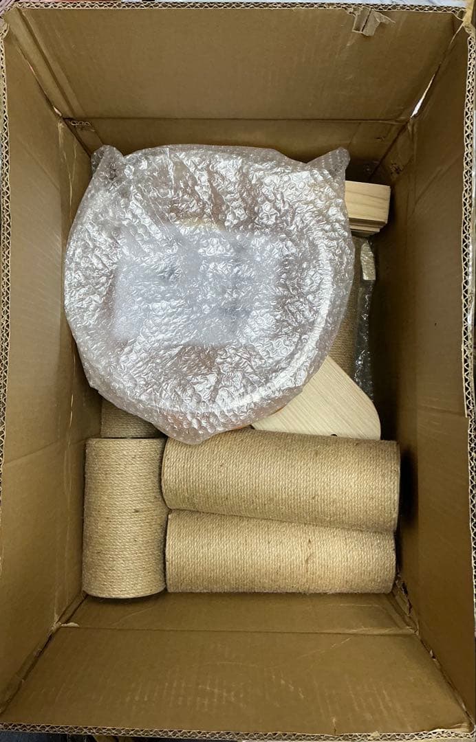 【新品・未使用】　突っ張り式　キャットタワー