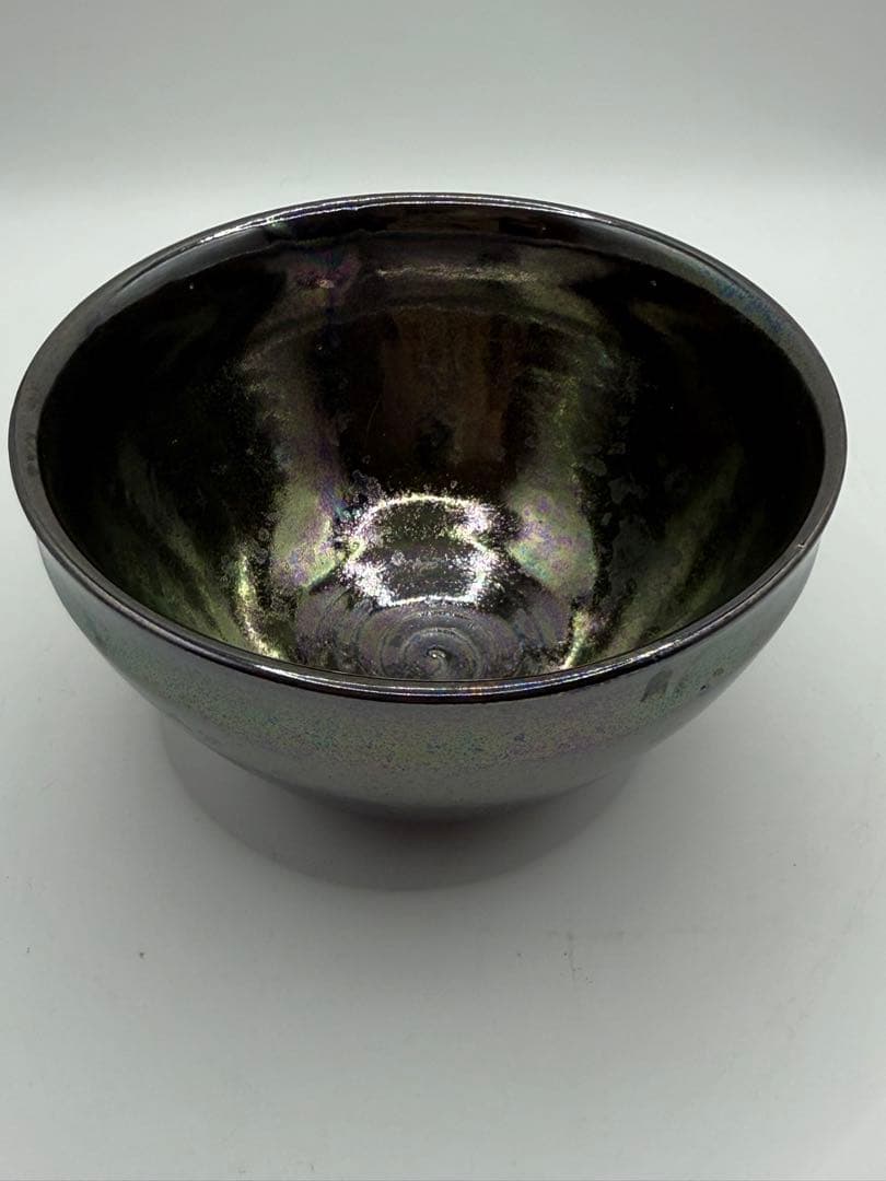 天目茶碗　虹色光沢の茶碗