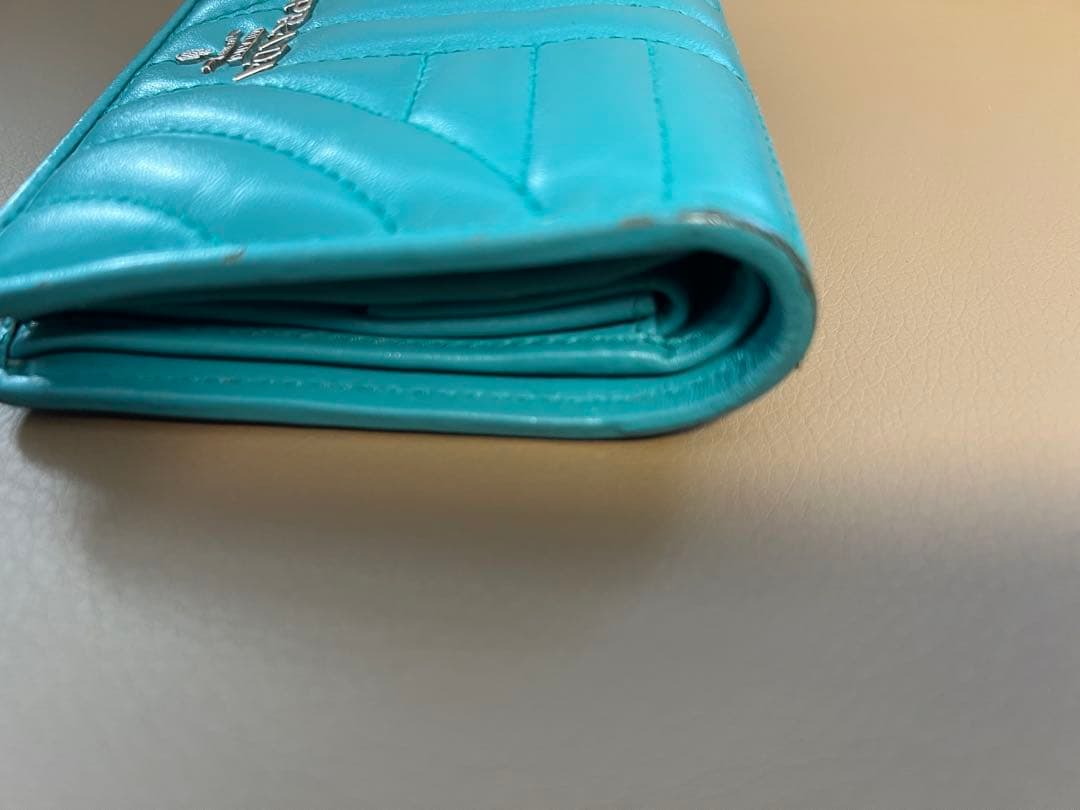 ★PRADA 折り財布　キルティング　水色★