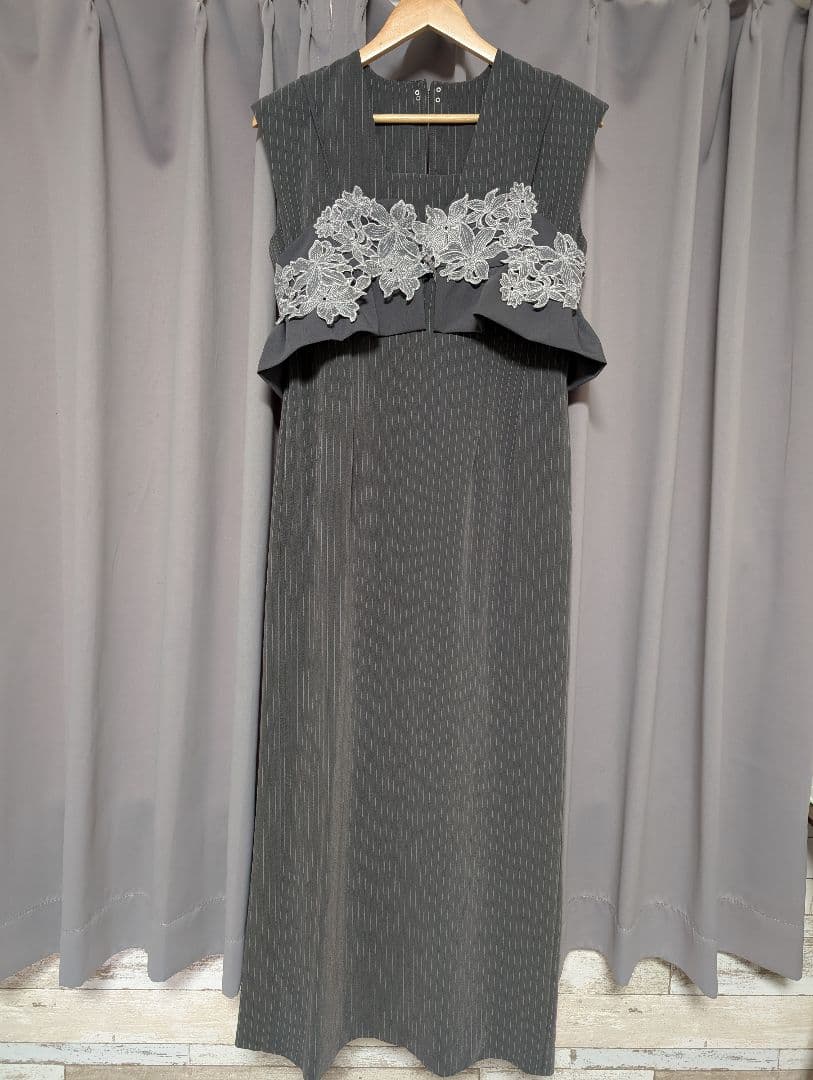 ピンストライプスリーブレスビスチェドレス 2点セット niana