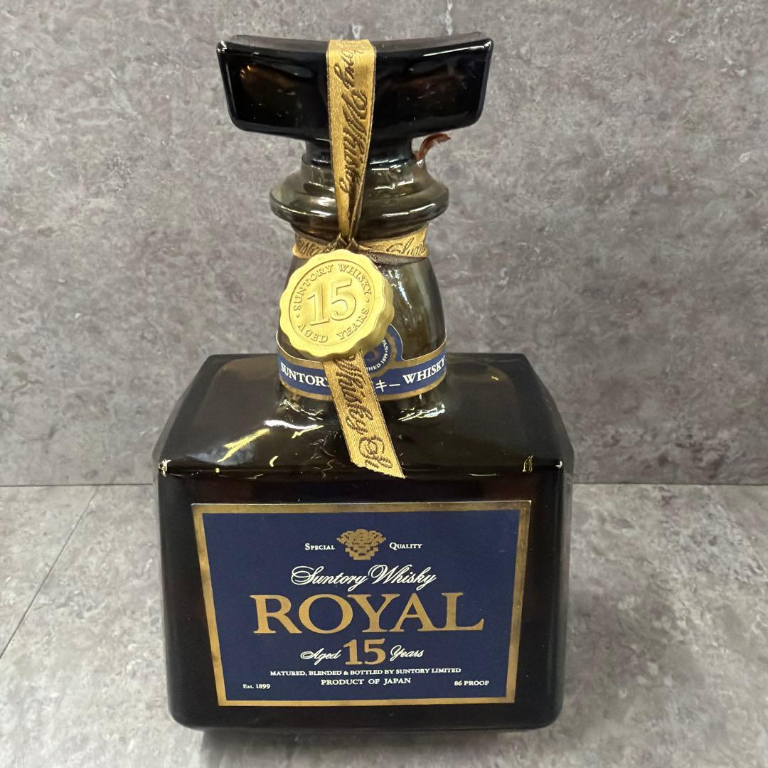 サントリー　ウイスキー　ローヤル　プレミアム15年　700ml