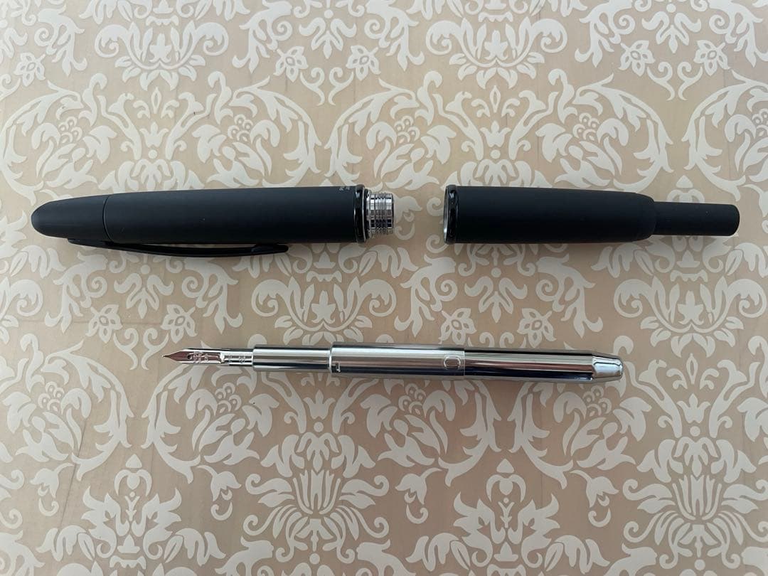 パイロット　万年筆　キャップレス　マットブラック　細字　FC-18SR-BM-F