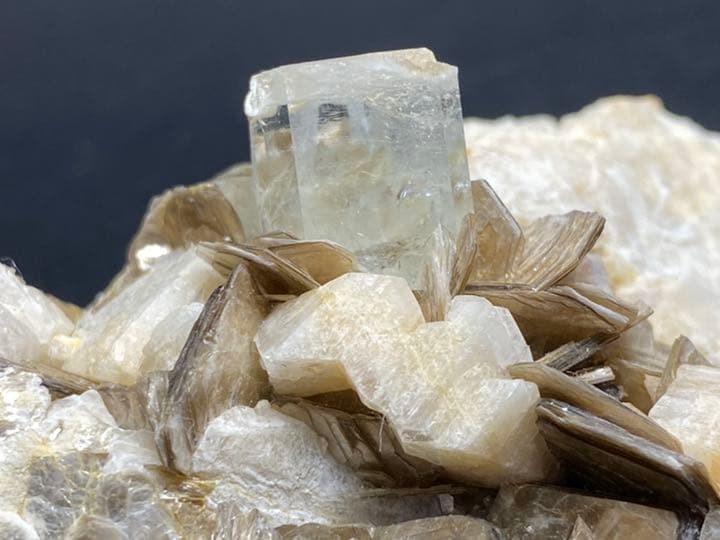 アクアマリン　281g