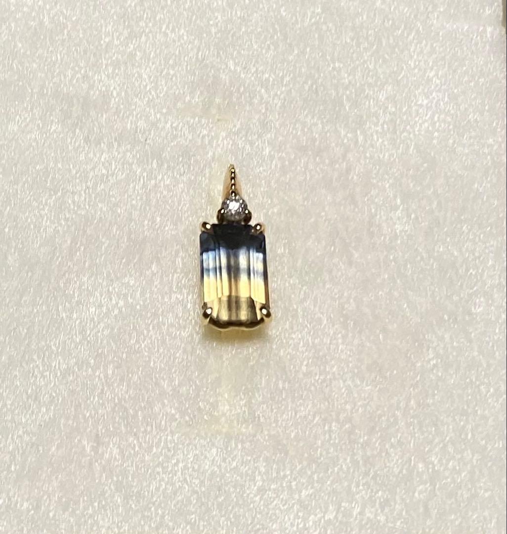 バイカラーサファイア　ペンダントトップ　オーダーハンドメイド