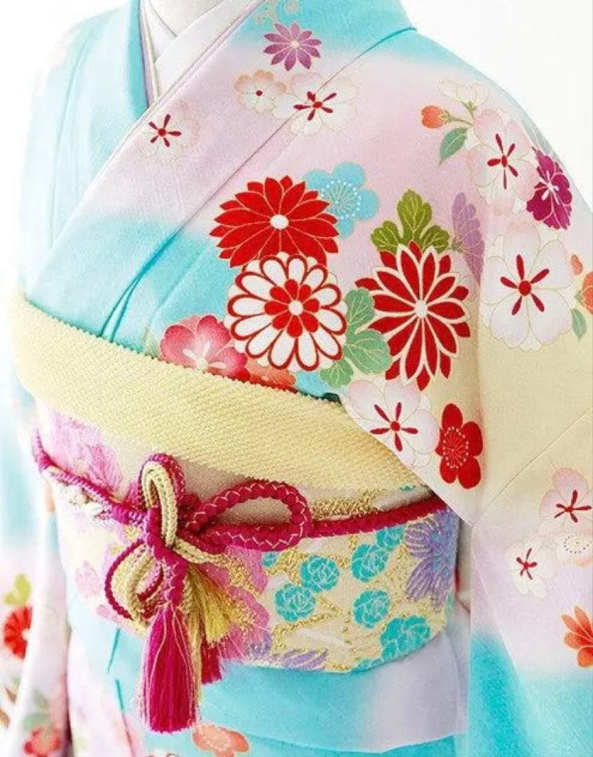 振袖 身長150-165cm 水色　可愛らしい花々　正絹