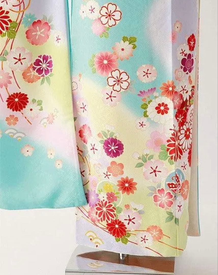 振袖 身長150-165cm 水色　可愛らしい花々　正絹