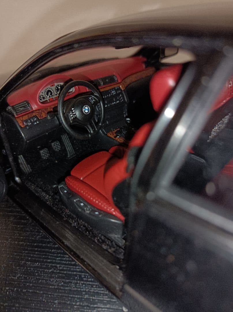 BMW e46 325ti 1/18ミニカー