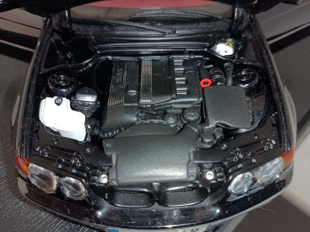 BMW e46 325ti 1/18ミニカー