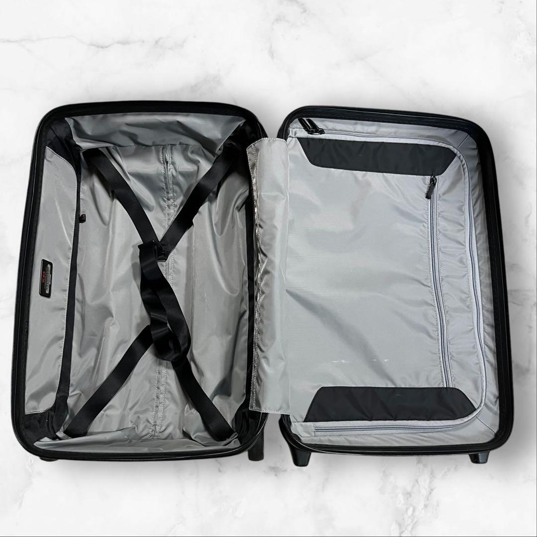 TUMI スーツケース TSAロック　機内持ち込み ブラック　28000D