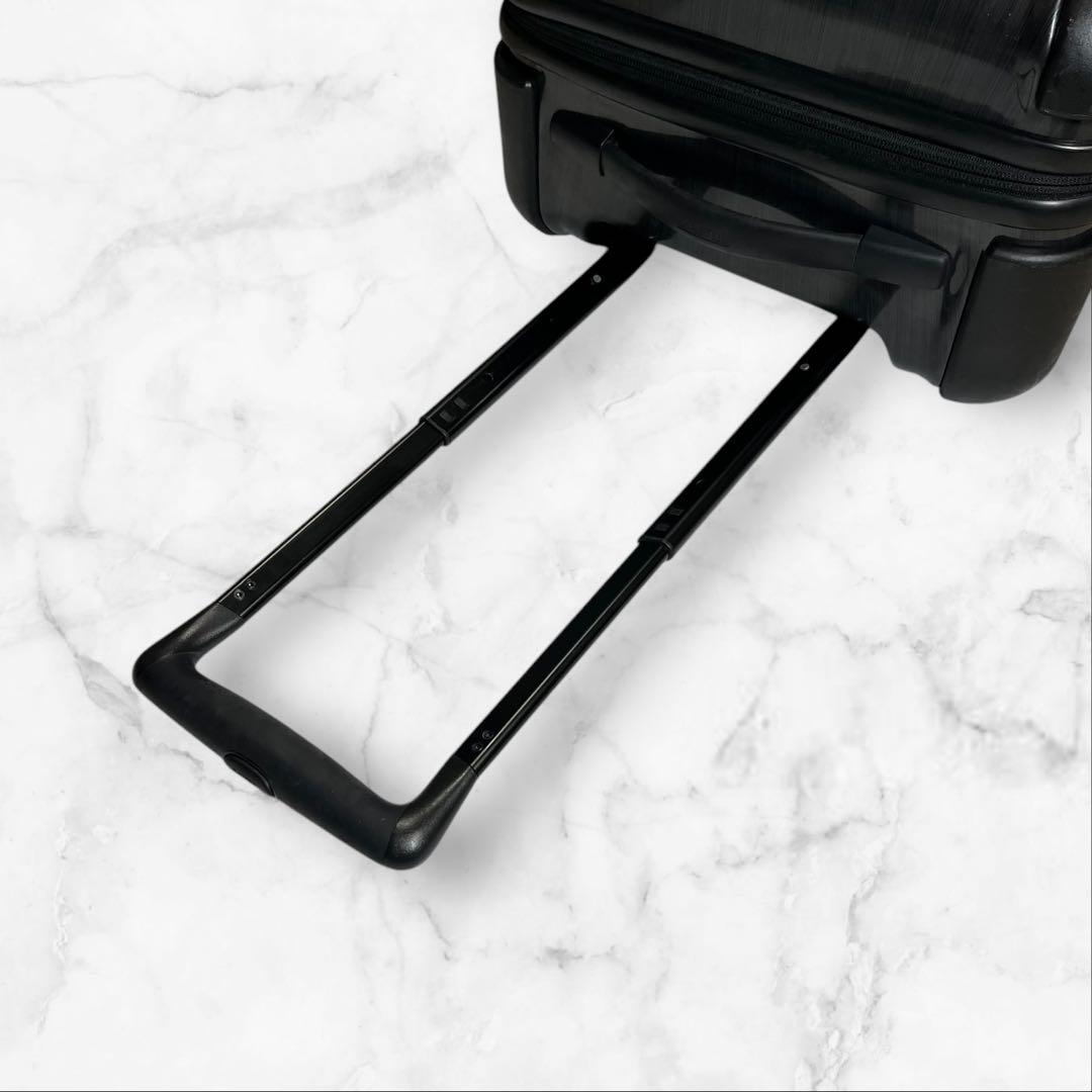 TUMI スーツケース TSAロック　機内持ち込み ブラック　28000D