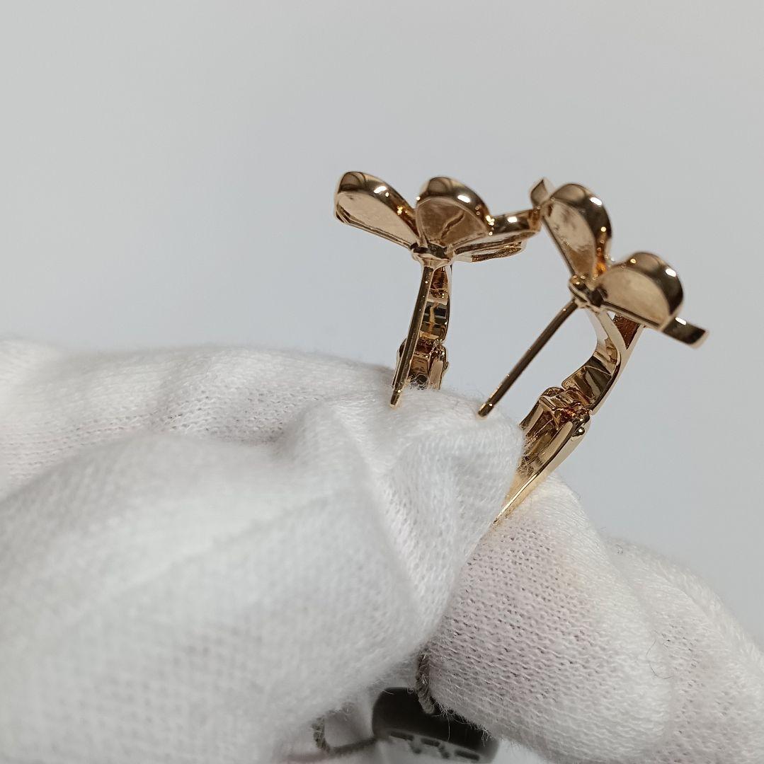 ハイクオリティ　三つ葉ピアス　フラワーピアス　イエローゴールドカラー