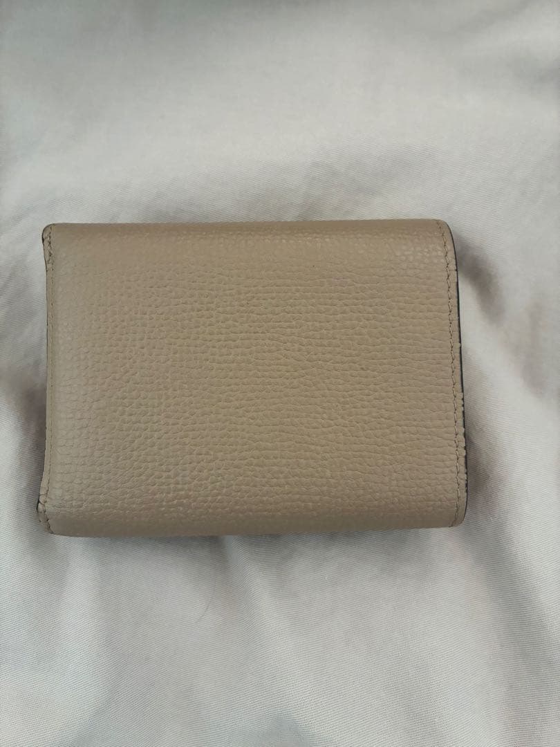 ロエベ　三つ折り財布　トライフォールドウォレット　サンド　ベージュ　アナグラ