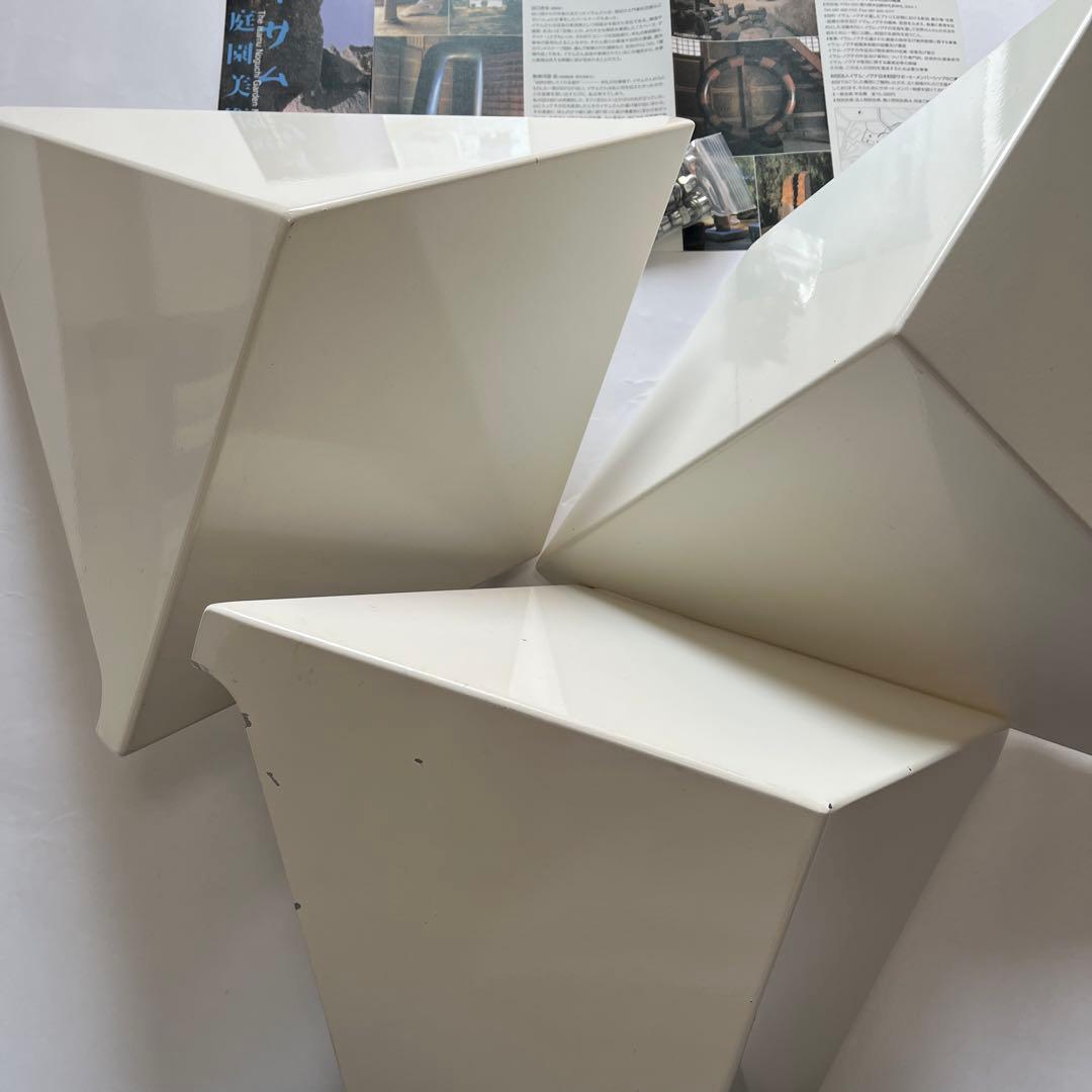 イサム・ノグチ　プリズマティックテーブル