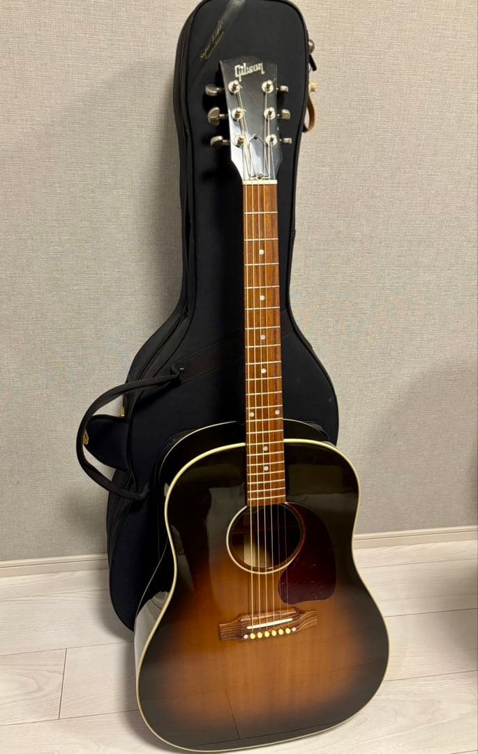 Gibson J-45スタンダード+ セミハードケース付　年末年始セール