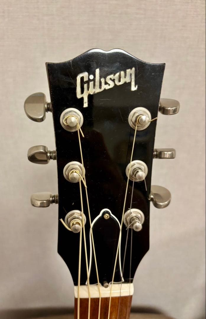 Gibson J-45スタンダード+ セミハードケース付　年末年始セール