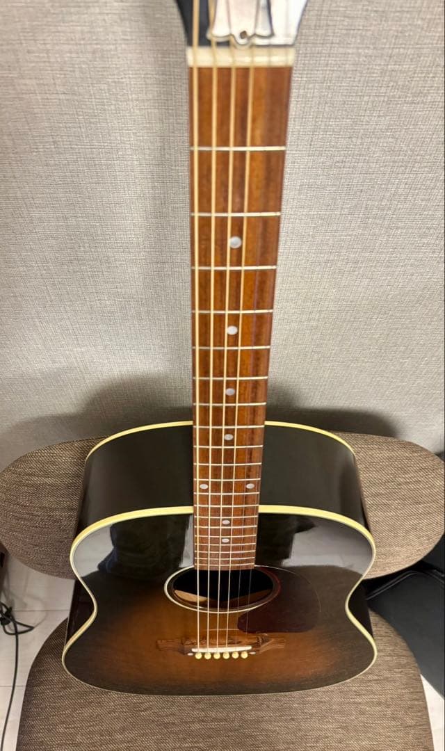 Gibson J-45スタンダード+ セミハードケース付　年末年始セール