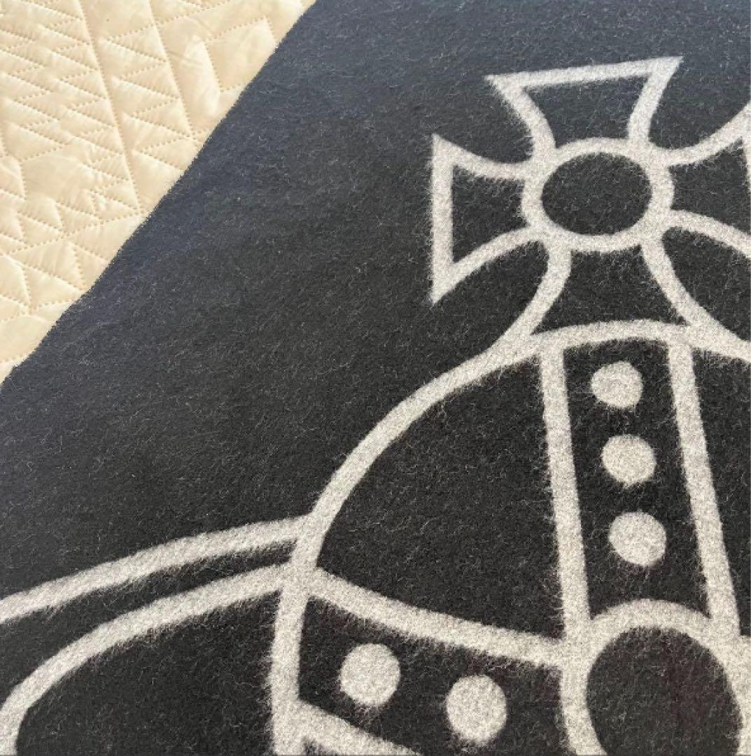 ヴィヴィアンデザインマフラー　ブラック　リバーシブル