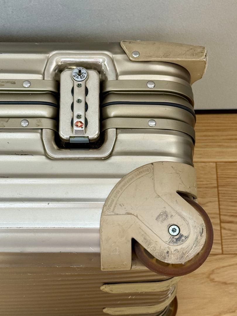 リモワ　RIMOWA PREMIUM シャンパンゴールド　トパーズ　63L　2輪