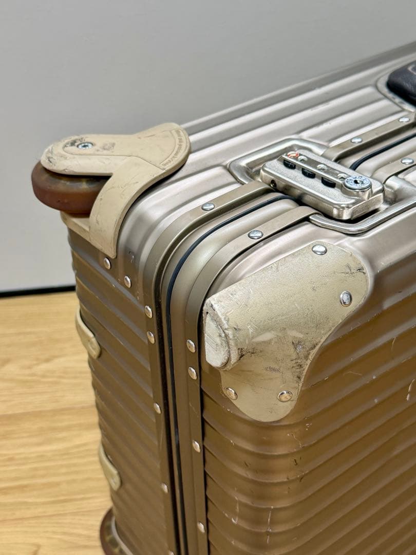 リモワ　RIMOWA PREMIUM シャンパンゴールド　トパーズ　63L　2輪