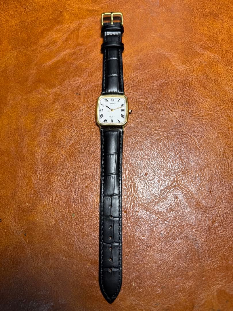 A83 希少 稼動品 SEIKO DOLCE スクエア型 80年代ヴィンテージ