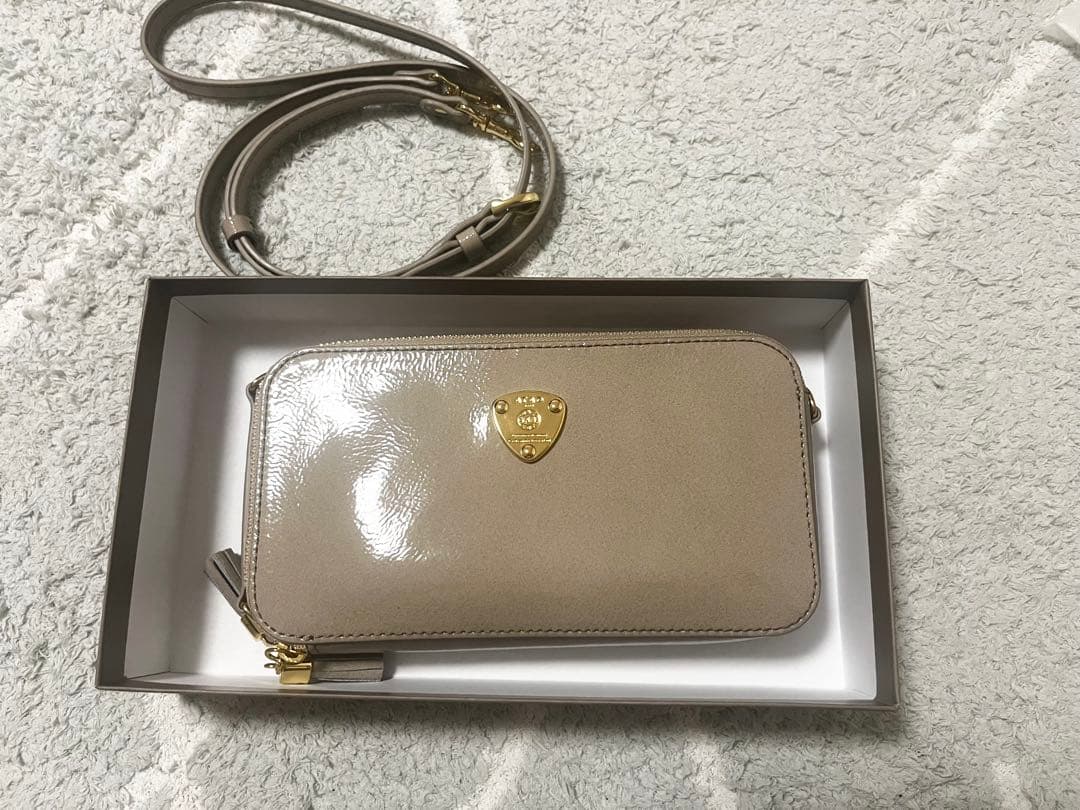 ATAO アミュレット　パールグレージュ