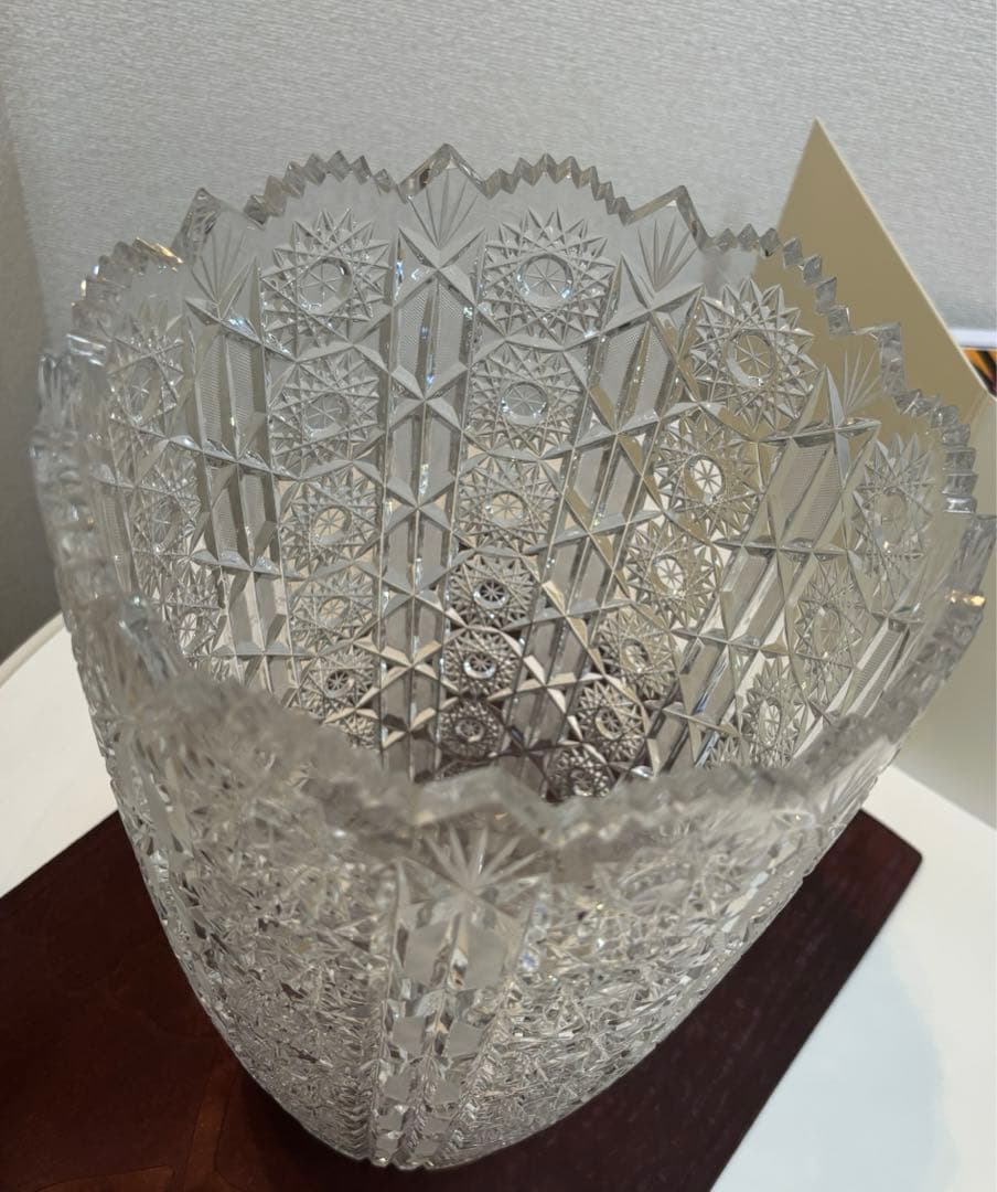 高さ35センチ　特大のクリスタル花瓶　美しいカット