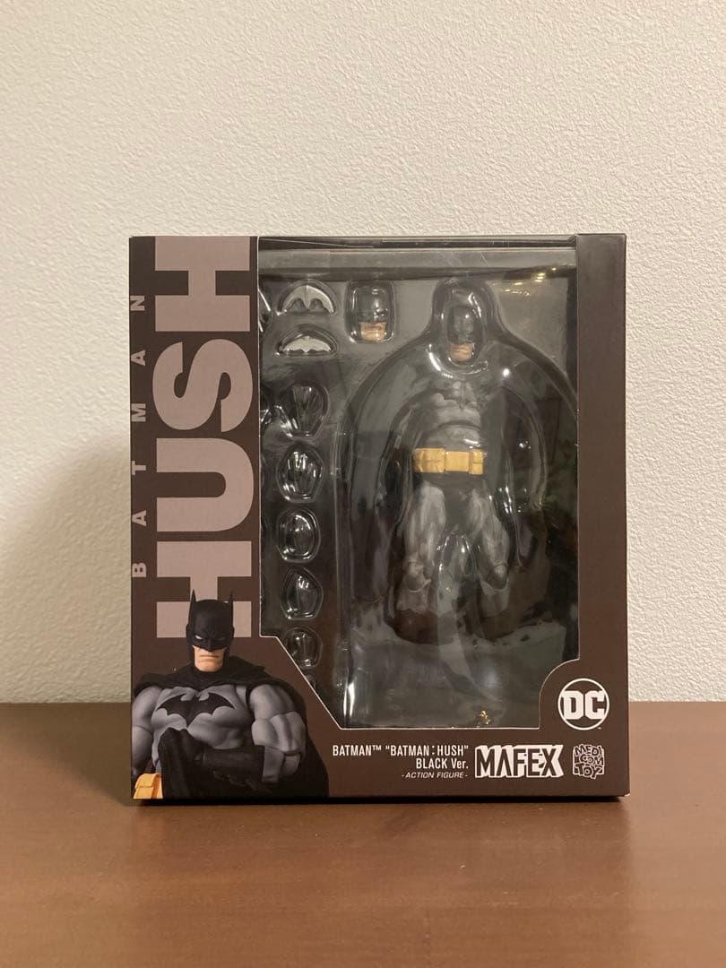 マフェックス 126 MAFEX BATMAN HUSH BLACK Ver