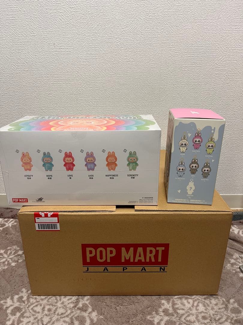 ラブブPOP MART Exciting Big into Energy
