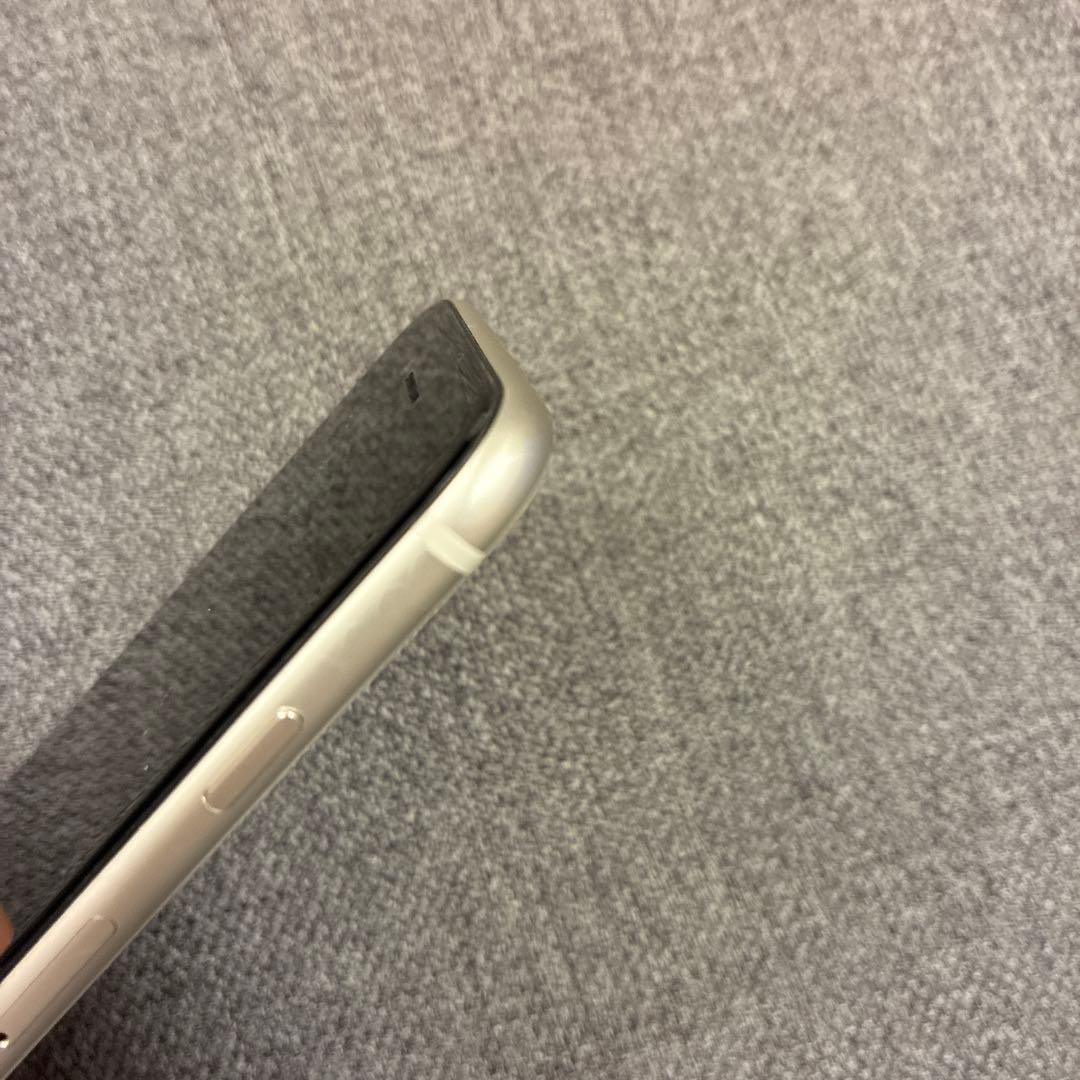 Apple iPhone SE (第3世代) ホワイト 本体