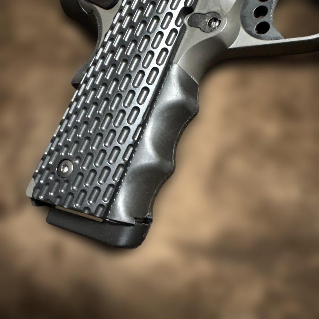 美品 東京マルイ ガスブローバック ナイトウォーリア 外装カスタム 付属品多数！