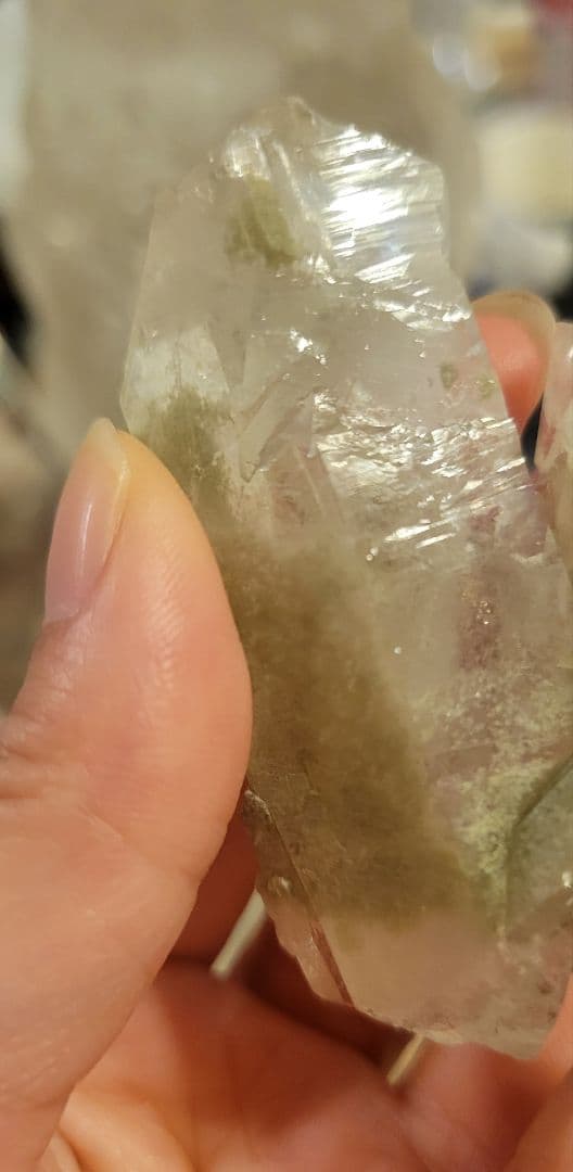 神聖　ガネーシュヒマール産 ヒマラヤ鉱山水晶ポイント クローライト　ネパール産