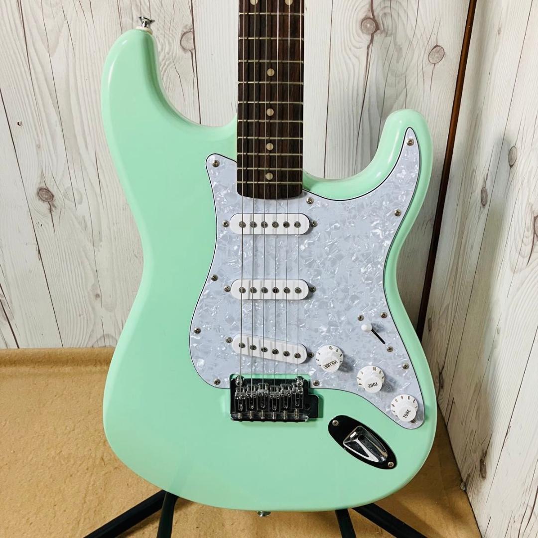 美品 Squier Fender エレキギター ストラトキャスター グリーン