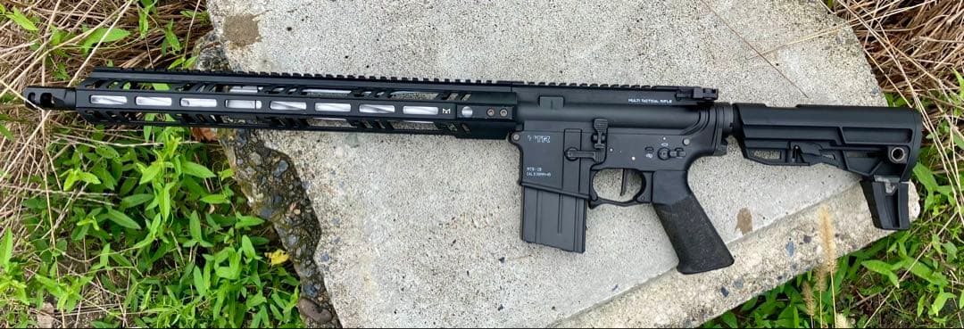 東京マルイ製ガスブローバックマシンガン　MTR-16 シルバー　中古　M4MWS