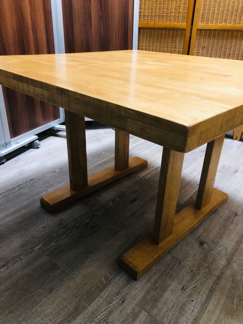 マナベインテリア　木製正方形　ダイニングテーブル　カフェテーブル