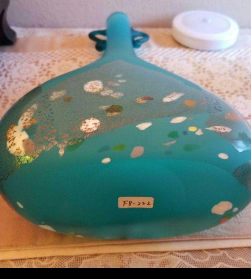 ガラス作家もの石井康治の凛とした中にも華やかさをひめたブルーが映える一品です