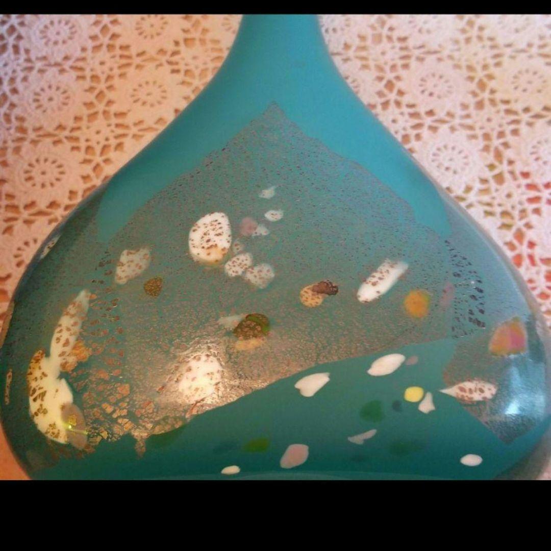 ガラス作家もの石井康治の凛とした中にも華やかさをひめたブルーが映える一品です