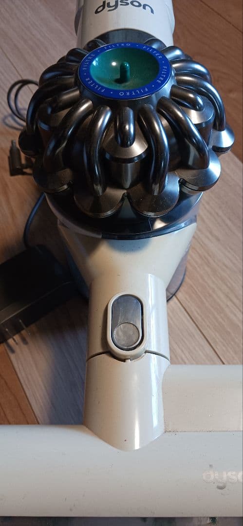 Dyson ハンディクリーナー本体 充電器付き