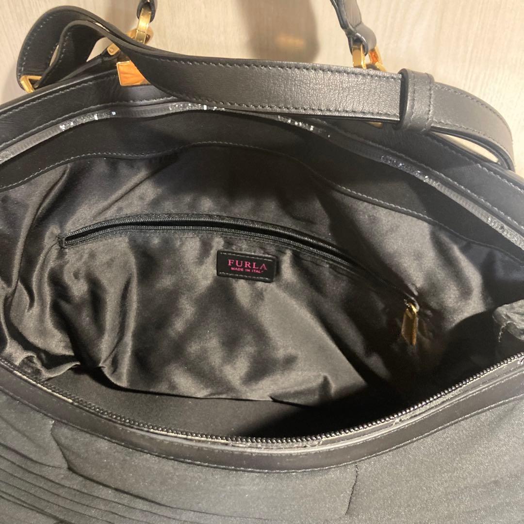 FURLA 黒 キルティング ナイロン バッグ
