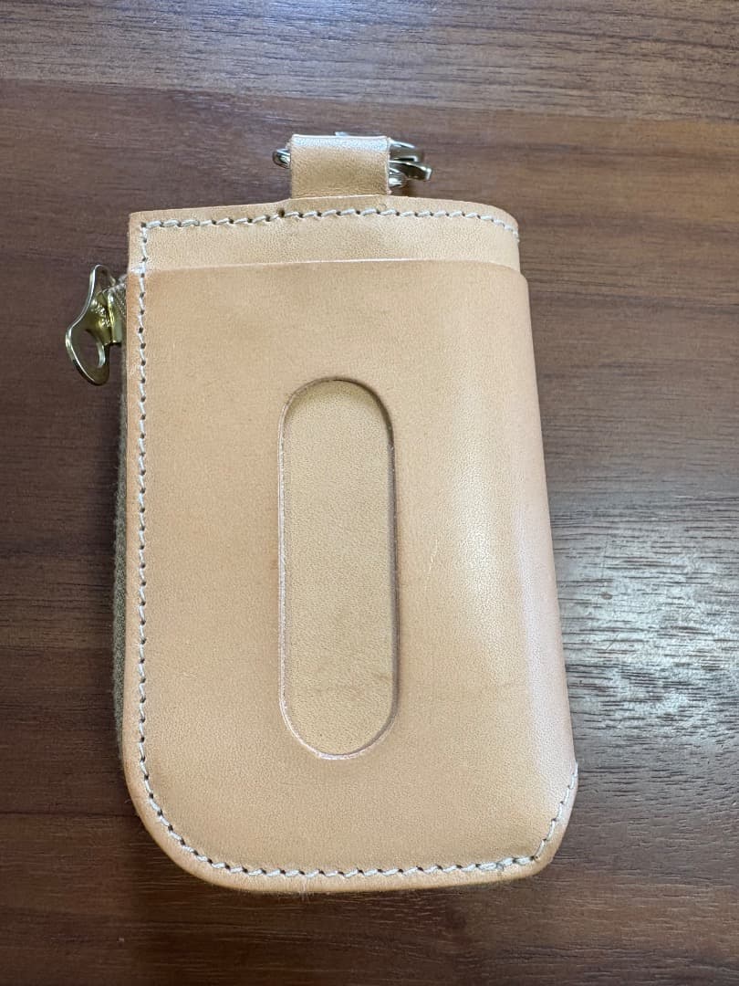 め*そ様 イルビゾンテ L字型ファスナーキーケース