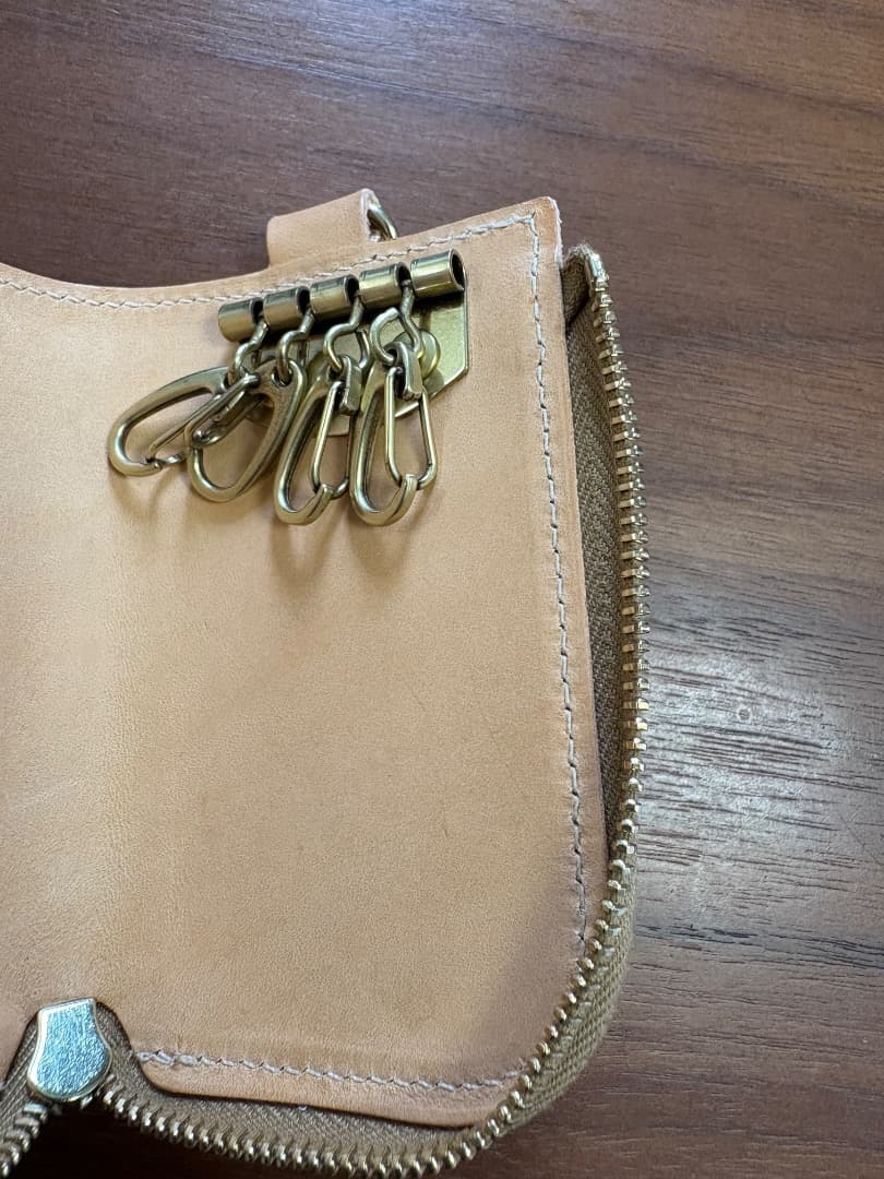 め*そ様 イルビゾンテ L字型ファスナーキーケース