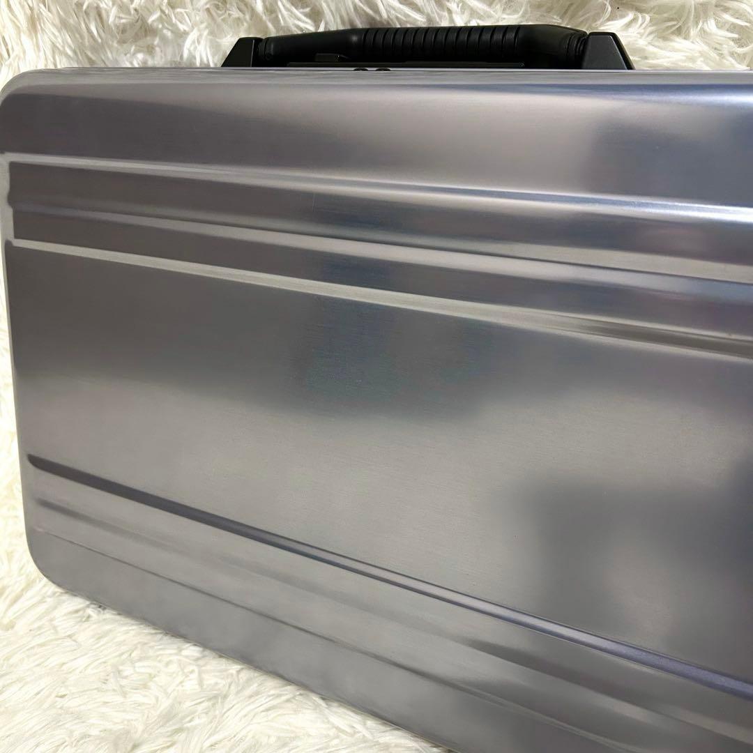 未使用　ゼロハリバートン　アタッシュケース　ブルーグレーカラー