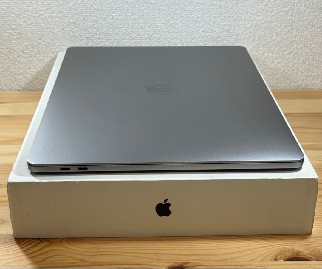 MacBook本体 MacBook Pro 15 2016 Touch Bar i7/16/250