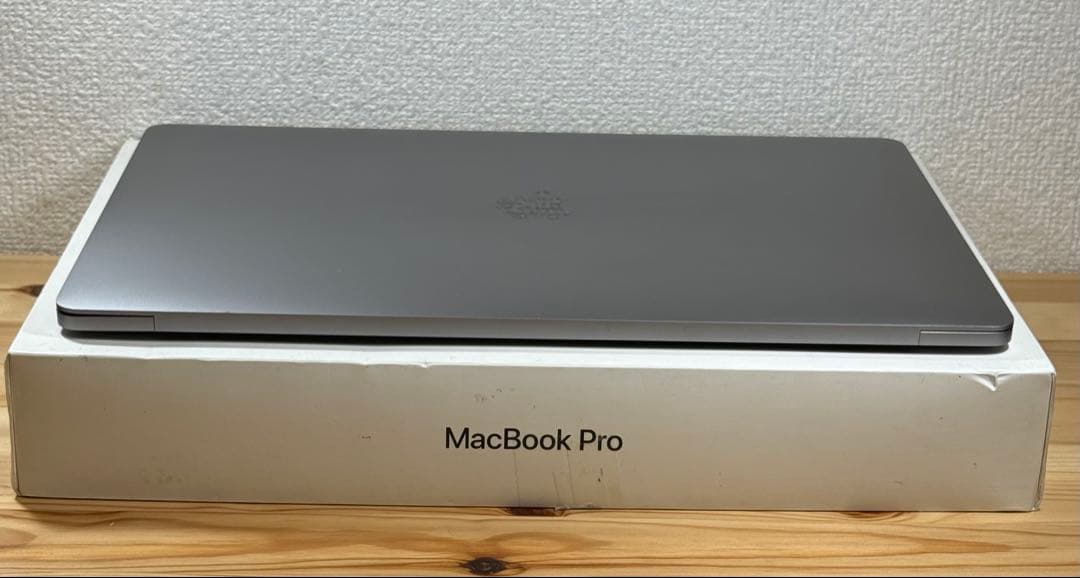 MacBook本体 MacBook Pro 15 2016 Touch Bar i7/16/250
